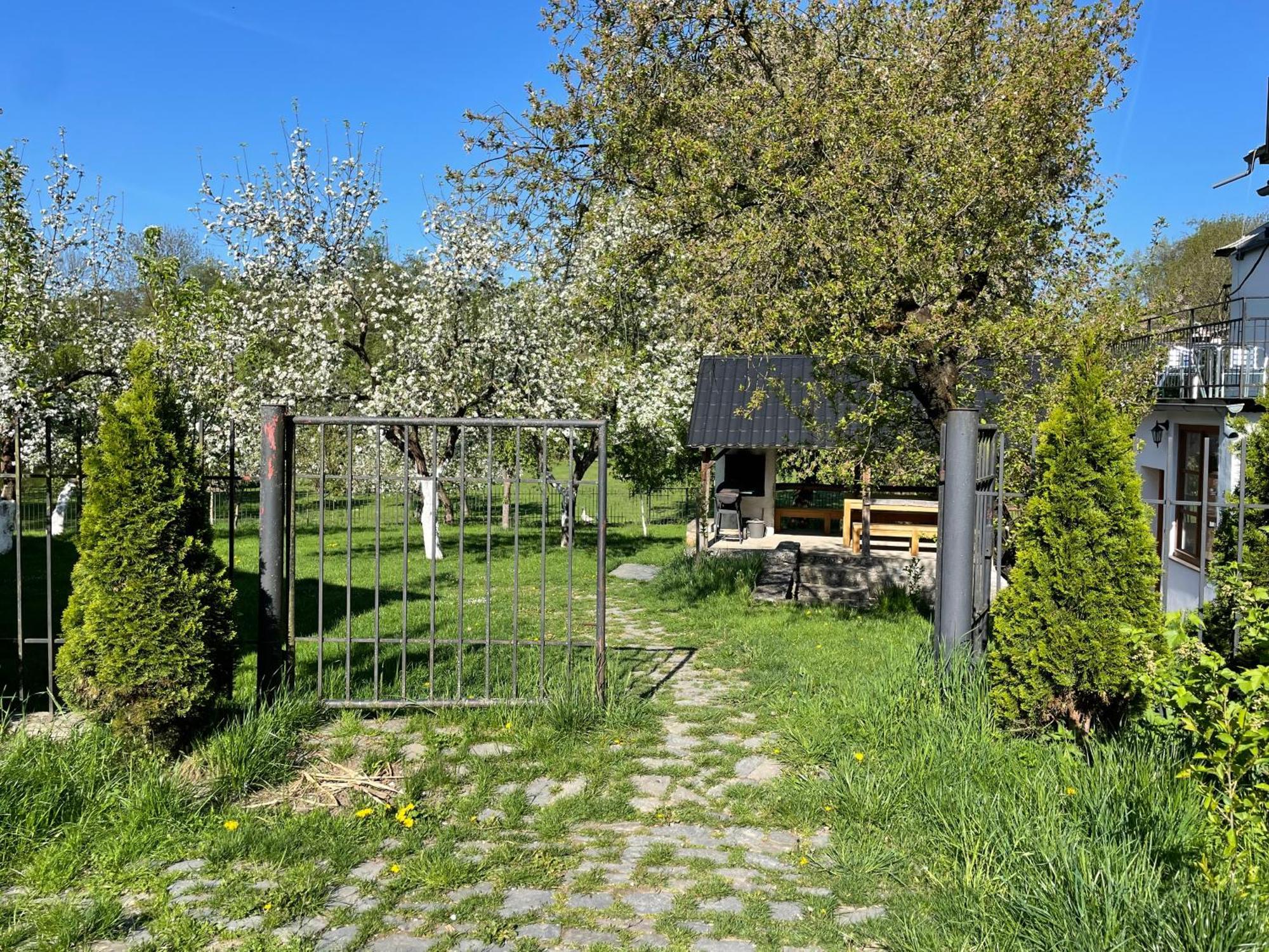 Wintermill Lägenhet Laznicky Exteriör bild
